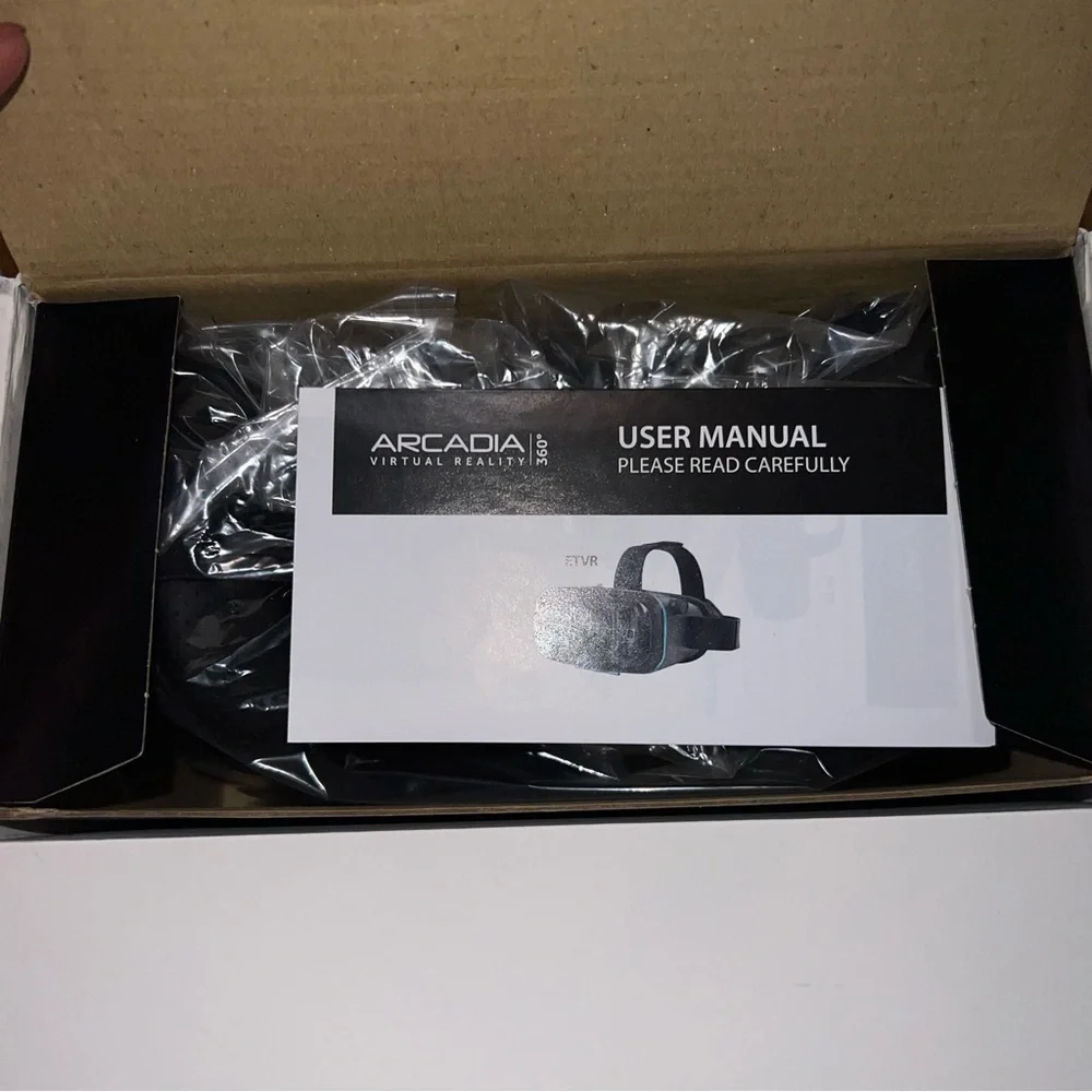 Arcadia Virtual Reality Headset 360 degrees Black V1-0917. New in box